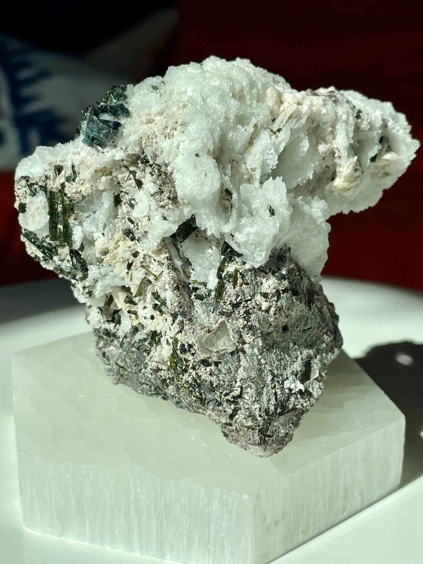 Tourmaline with barite in quartz GTQ-01