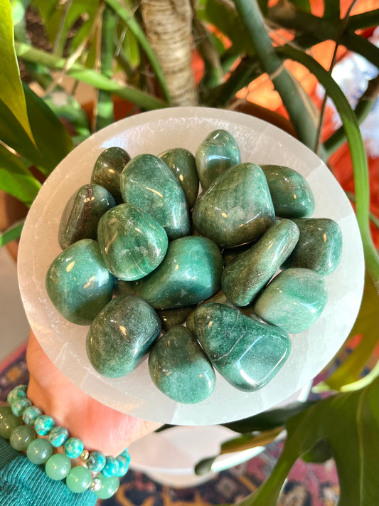 Green Aventurine Tumble- Large - Luna Metaphysical
