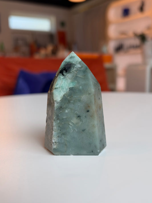 Brazilian Emerald Tower ET05