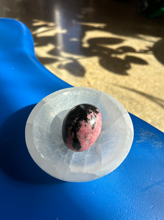 Rhodonite Palm Stone