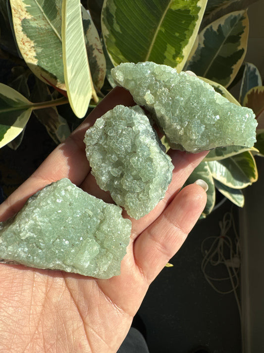 Small Prehnite and epidote clusters