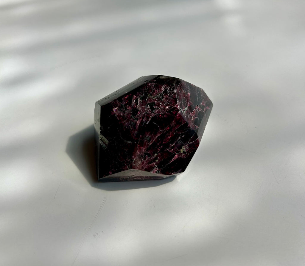 Rhodolite Garnet G15