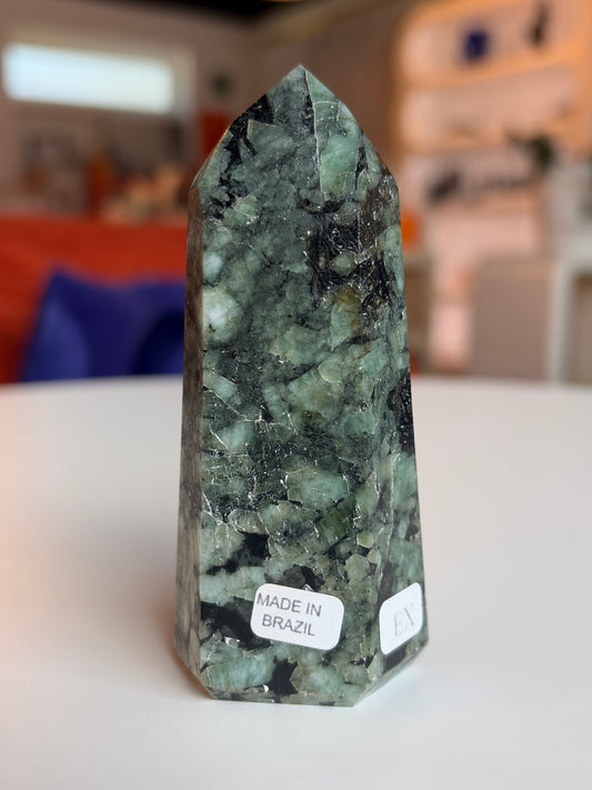 Brazilian Emerald Tower ET02