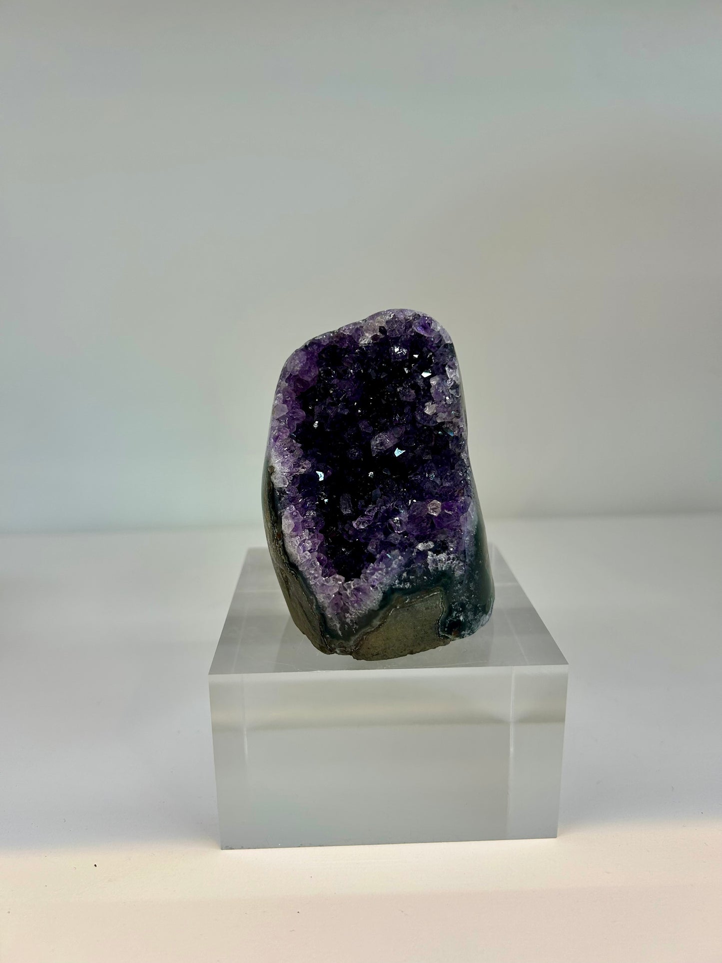 Amethyst Cut Base AC16