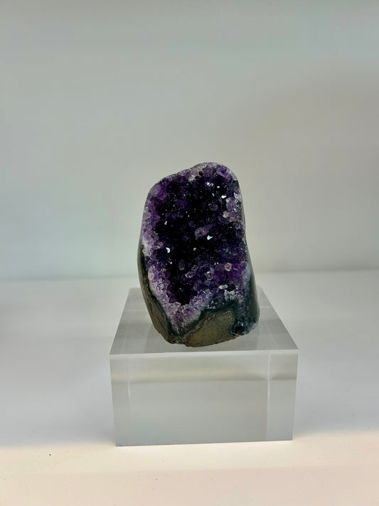 Amethyst Cut Base AC16