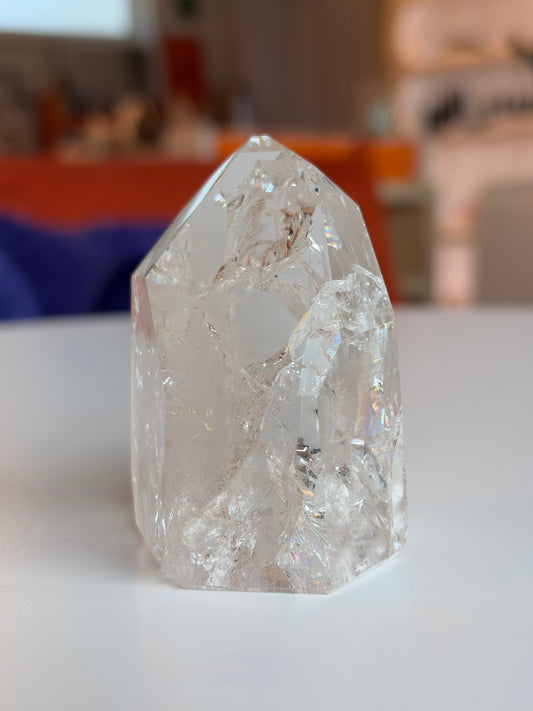 Brazilian Crackle Quartz Tower CQ04