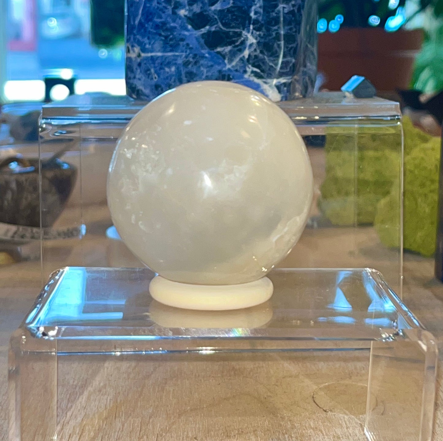 Selenite Sphere: Medium