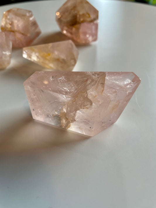 Rose quartz with golden healer – GHRQ05