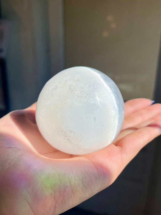 Selenite Sphere: Medium