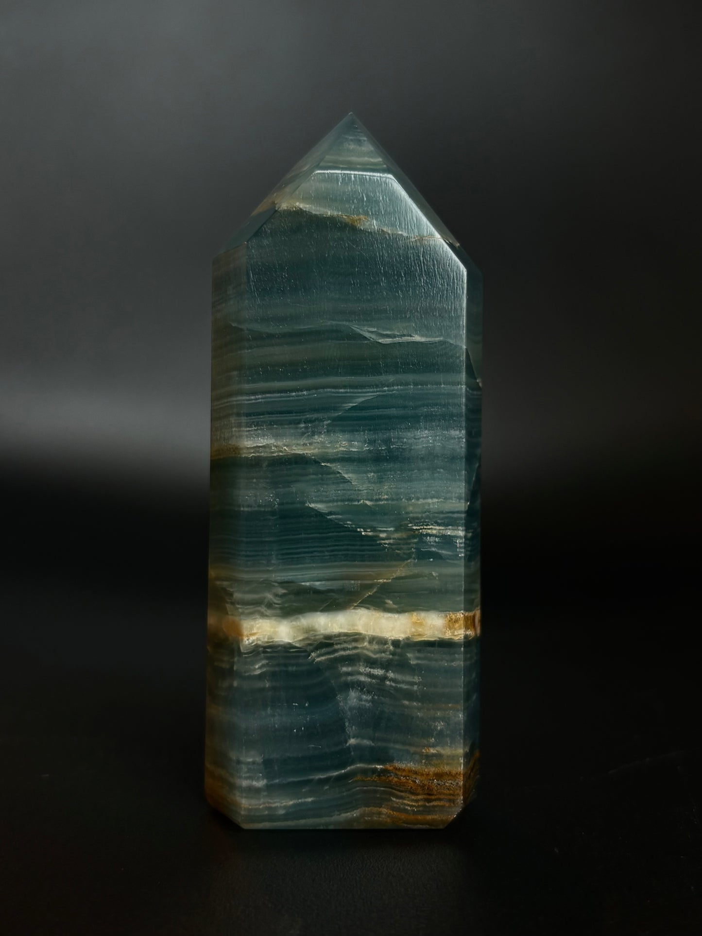 Brazilian Blue Onyx Tower : BOT09