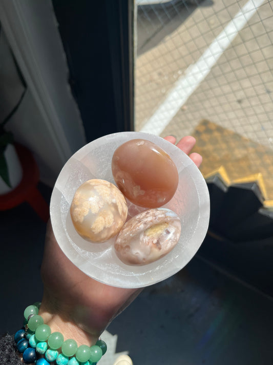 Flower Agate Palm Stone