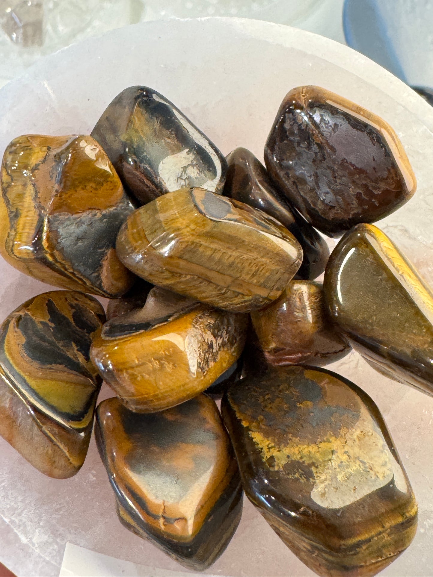 Medium Tigers Eye Tumbled